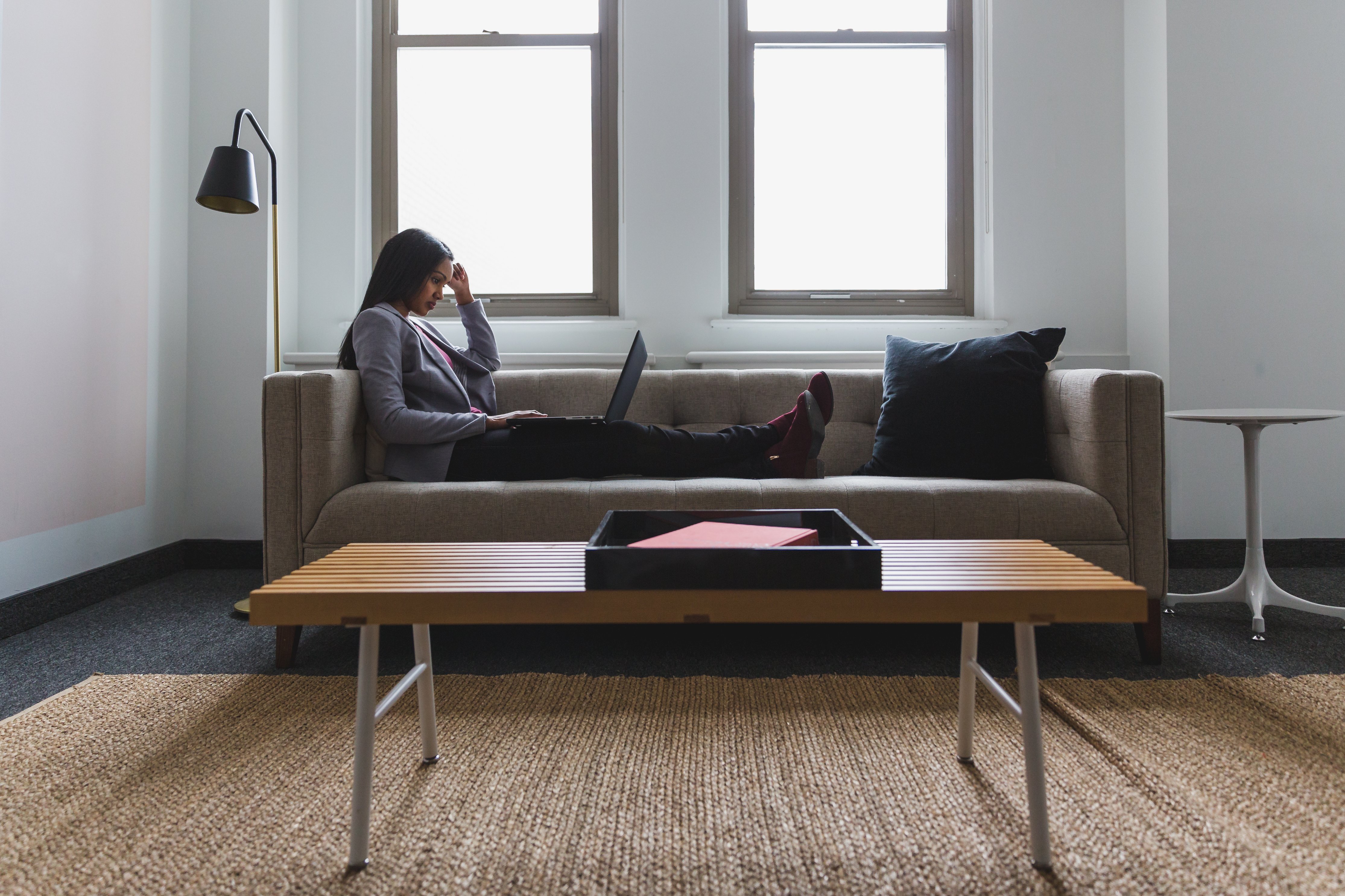 woman-relaxed-work woman-relaxed-work